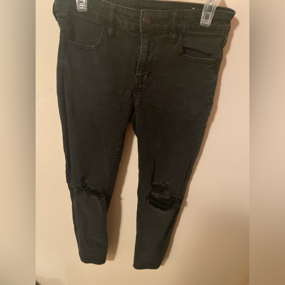 Size 6 black american eagle skinny jeans